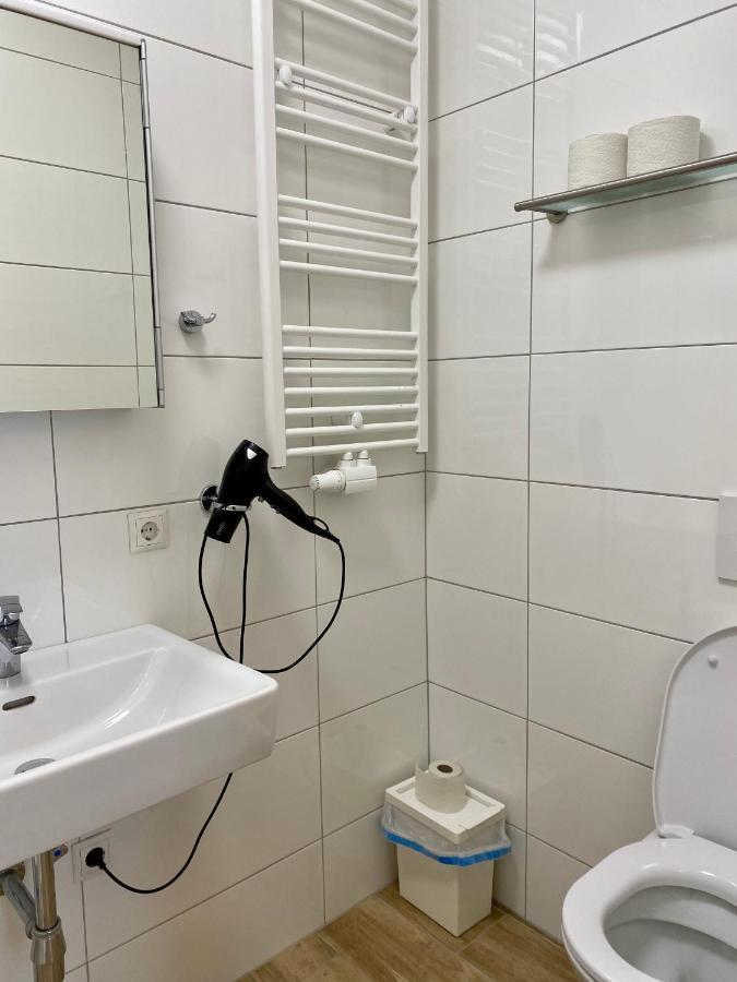 Ajo Apartments - Messe City Room - Self-Check-In Wien